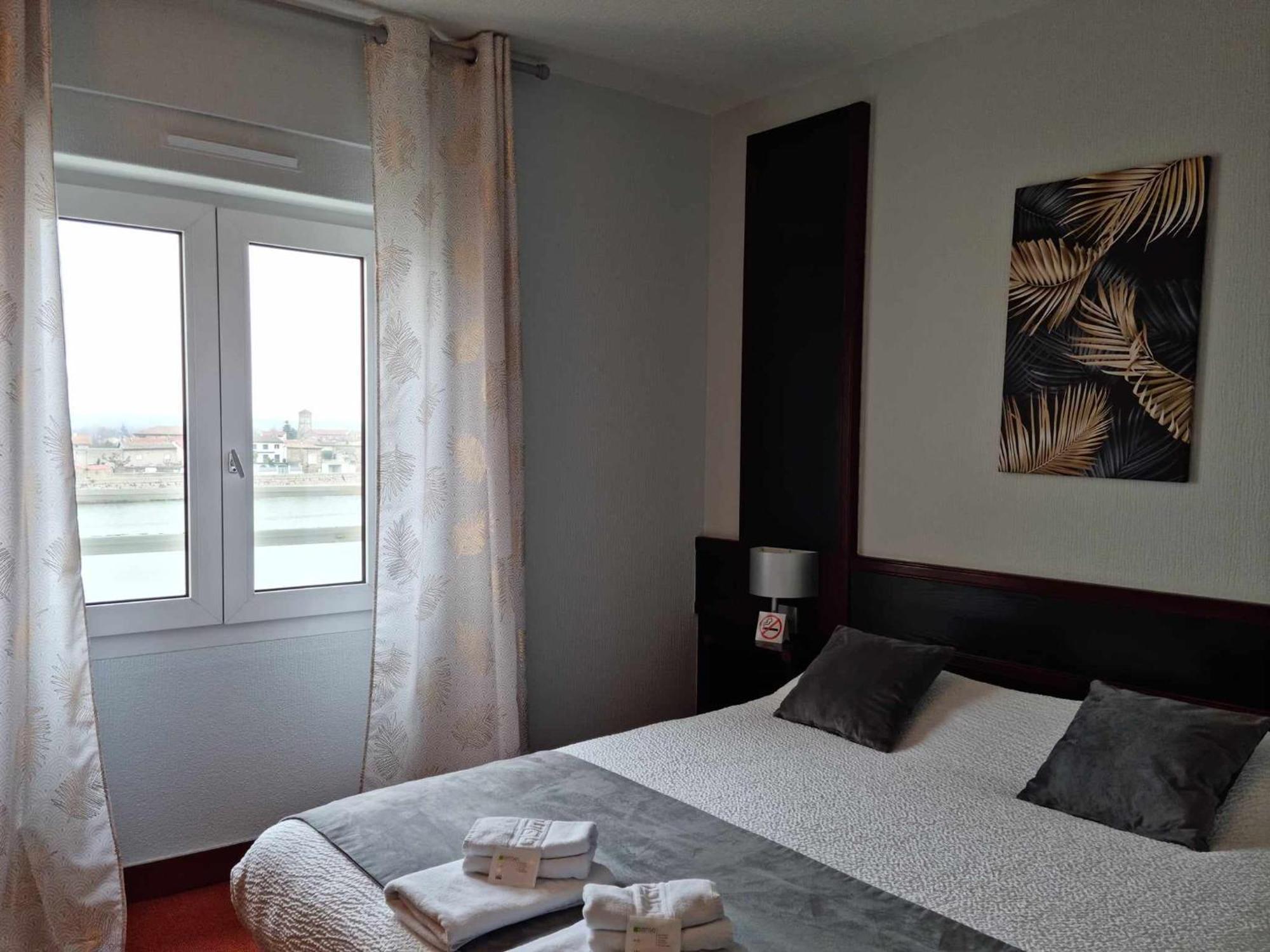 Logis Hotel Schaeffer- Restaurant Le Saint Georges Serrières-en-Chautagne Dış mekan fotoğraf